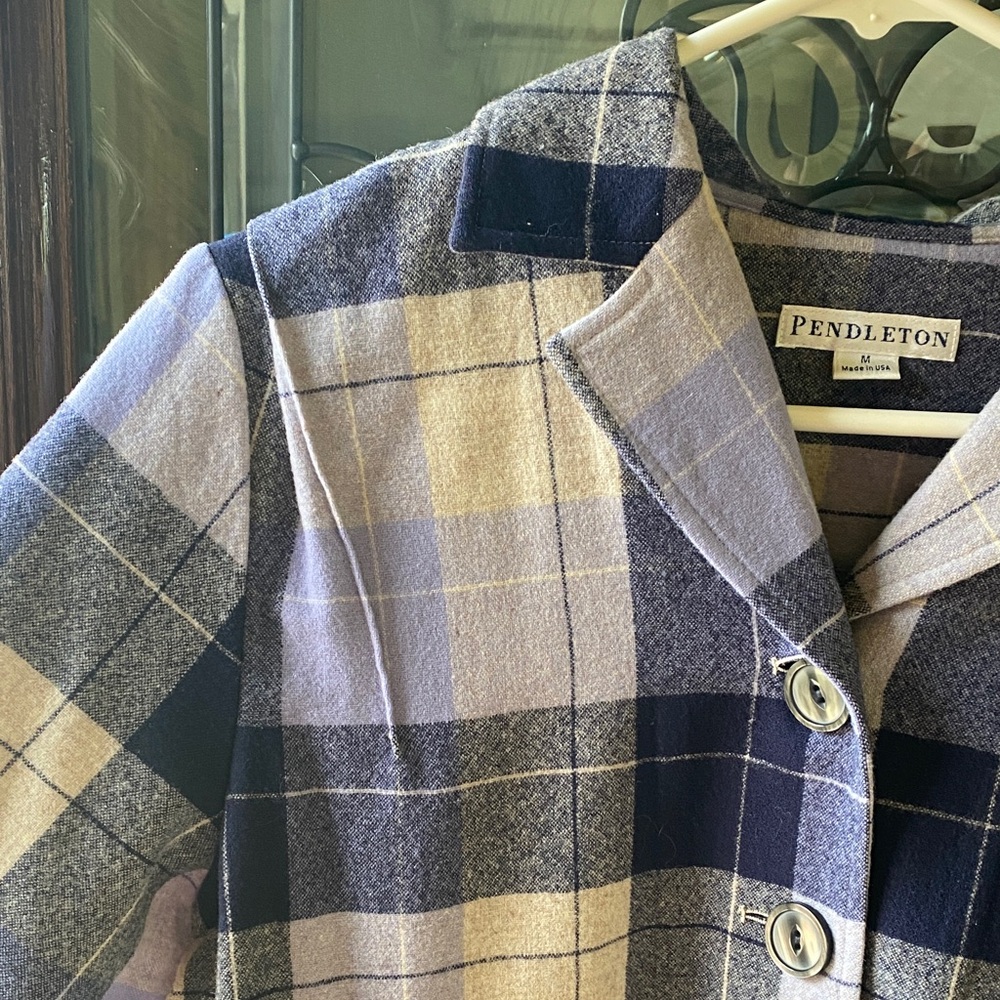 100% virgin wool Pendleton Navy and Beige Plaid Shirt - Picture 4 of 16